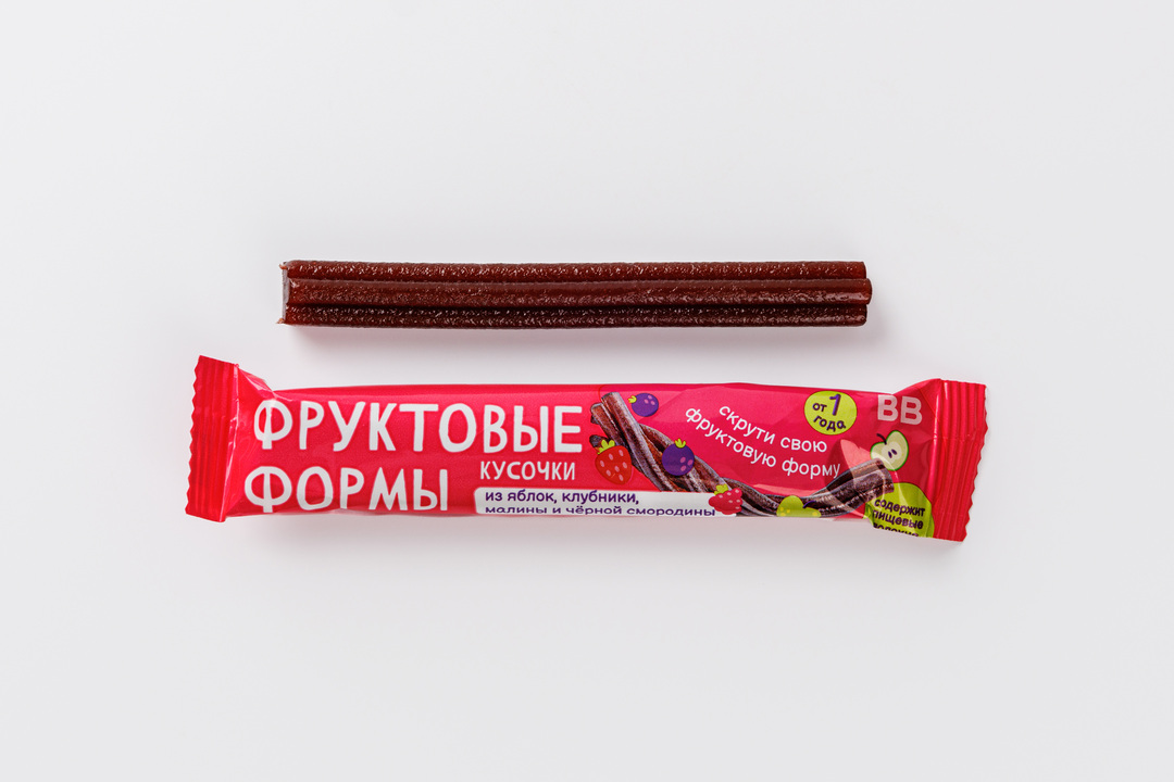 Кусочки "Фруктовые формы" из яблок, клубники, малины и черной смородины