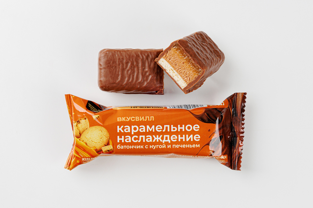 Батончик "Карамельное наслаждение" с нугой и печеньем — фото 1
